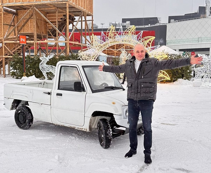 LuAZ compact electric pickup