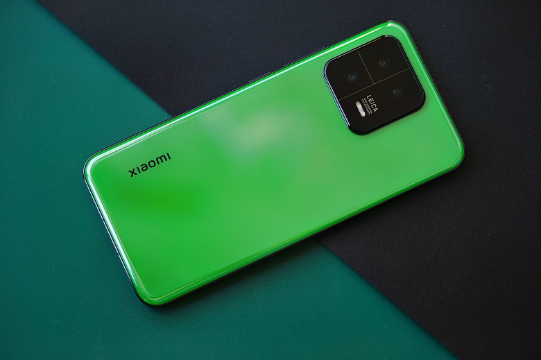 Xiaomi 13 Green.