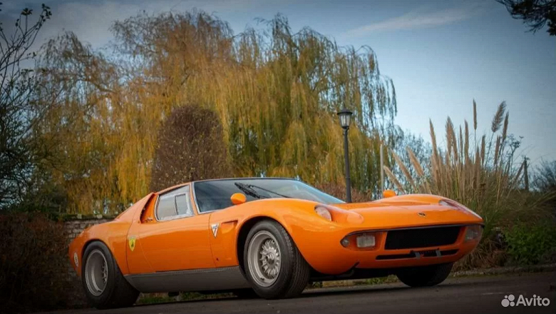 Lamborghini Miura supercar 