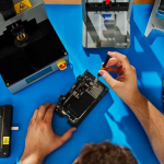 A new scandal flares up around Apple. Apple