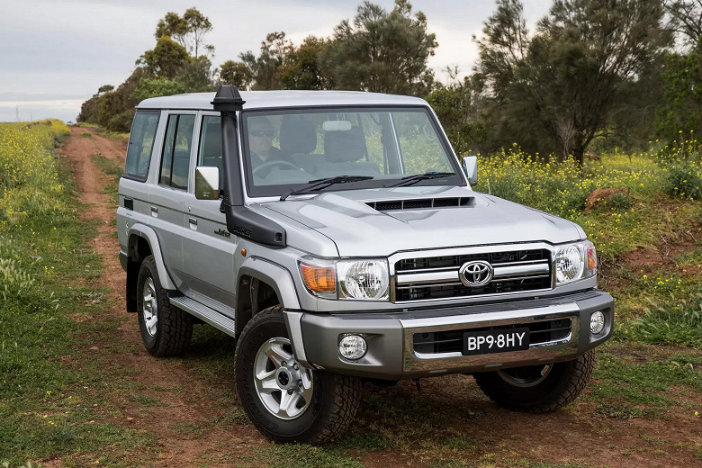 SUV Toyota Land Cruiser 70