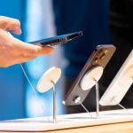 Izvestia: stores are full of iPhones, prices are falling iPhones