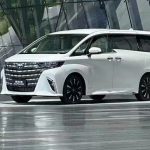 This is what the brand new Toyota Alphard looks like. Toyota Alphard