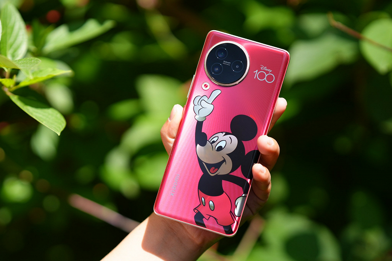 Xiaomi Civi 3 Disney