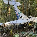 Children missing for 40 days in the Amazon finally discovered and discharged from the hospital A soldier stands next to the wreckage of a plane during the search for child survivors from a plane that crashed in the Amazon