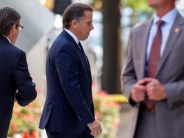 Hunter Biden has just arrived at the courthouse for his plea hearing