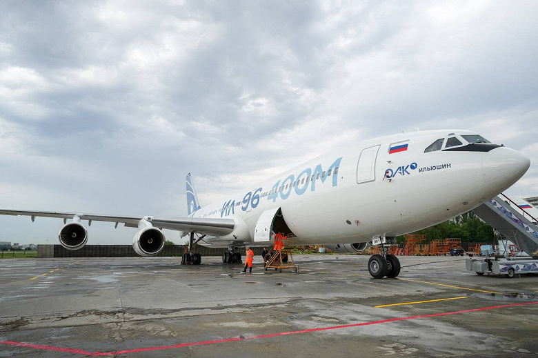 aircraft Il-96-400M