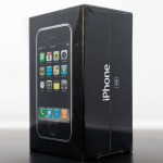 Rare original iPhone intend to auction for almost 9 million rubles iPhone