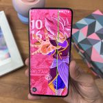 A variety of smartphones around the world are “infected” with inexplicable green lines inexplicable green lines