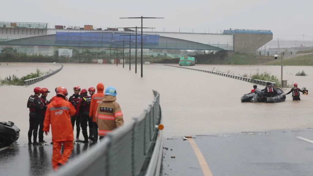 rescue operation recovers 7 bodies after flooding traps cars in South Korea tunnel