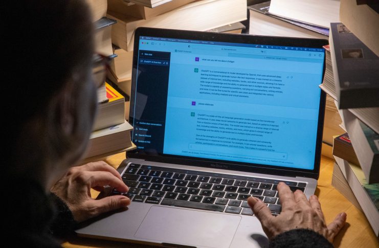 Baidu, ByteDance, and Other Chinese Tech Giants Roll Out AI Chatbots