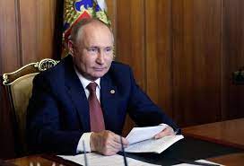 Putin’s Presidential Plans Spokesman Says Undecided, Expert Cries Political Drama