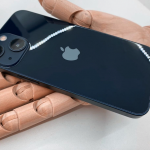 Apple no longer produces smartphones like this. Apple