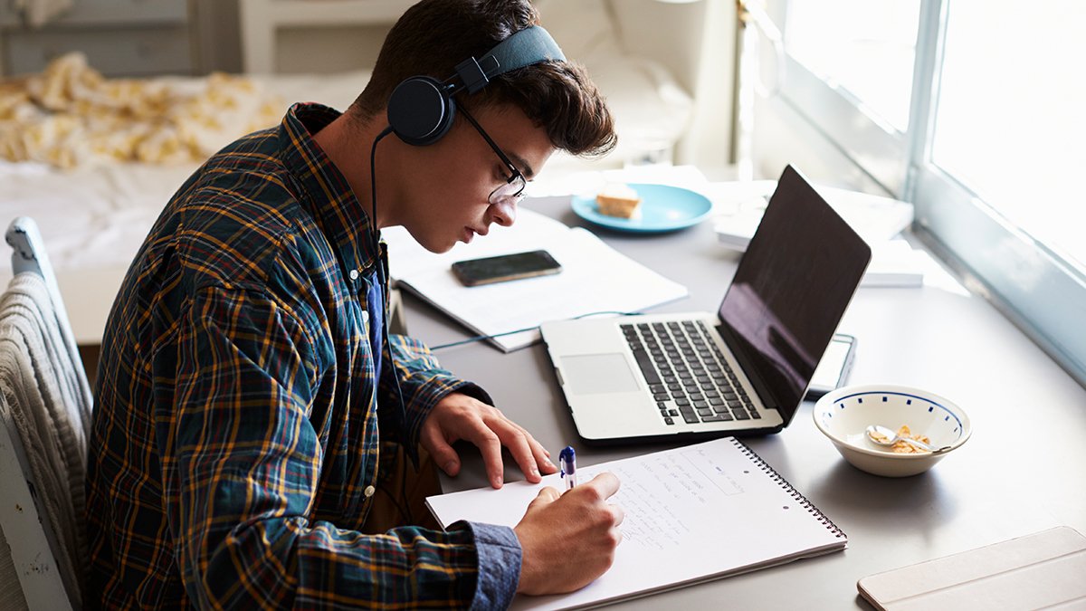 5 benefits of listening to music while studying