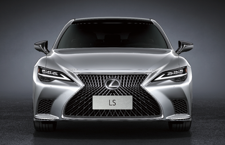 The flagship Lexus LS 2024 goes on sale in China.