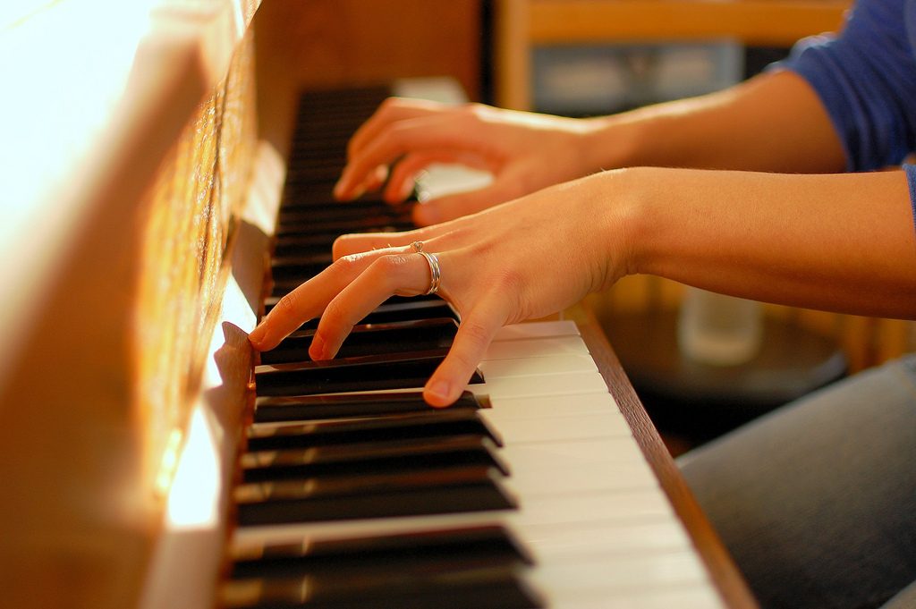 benefits of learning piano