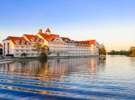 benefits of staying at a disney resort