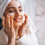 Glow On, Incredible Benefits of Wearing Sunscreen on Your Face Every Day benefits of wearing sunscreen on face everyday