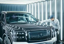 Toyota explained how the Century luxury SUV is checked after assembly. Toyota