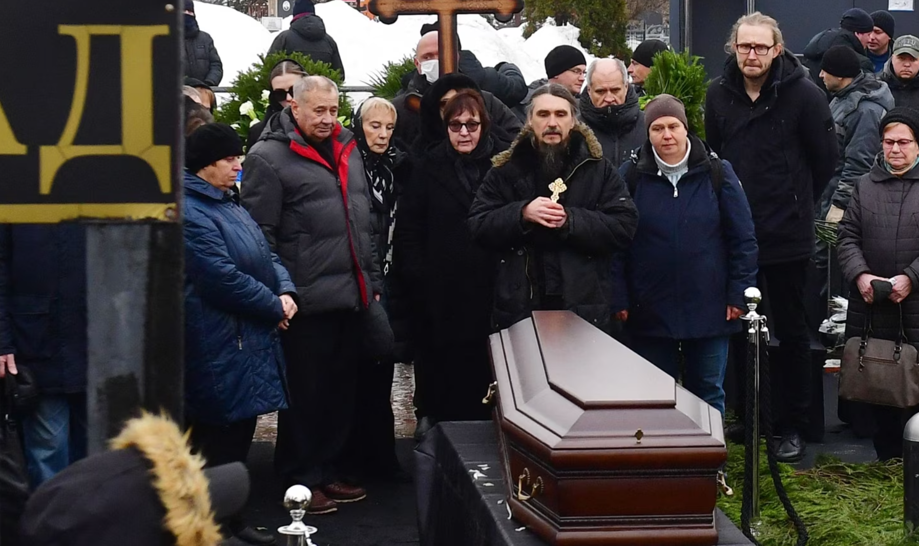 Alexei Navalny buried in Moscow amid thousands of defiant mourners