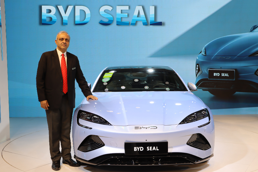 BYD Seal Unveils