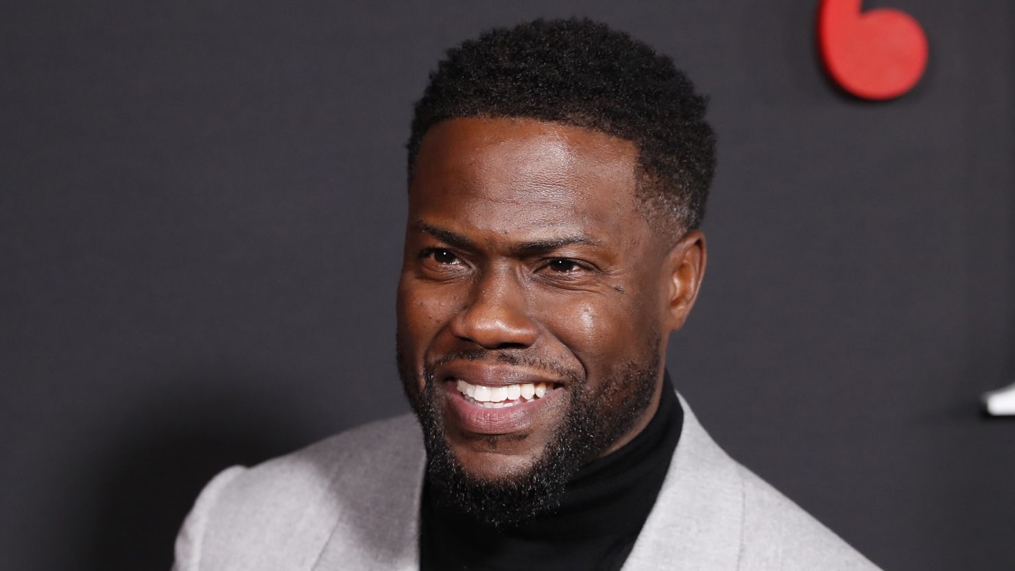 Kevin Hart Takes Home the Mark Twain Prize