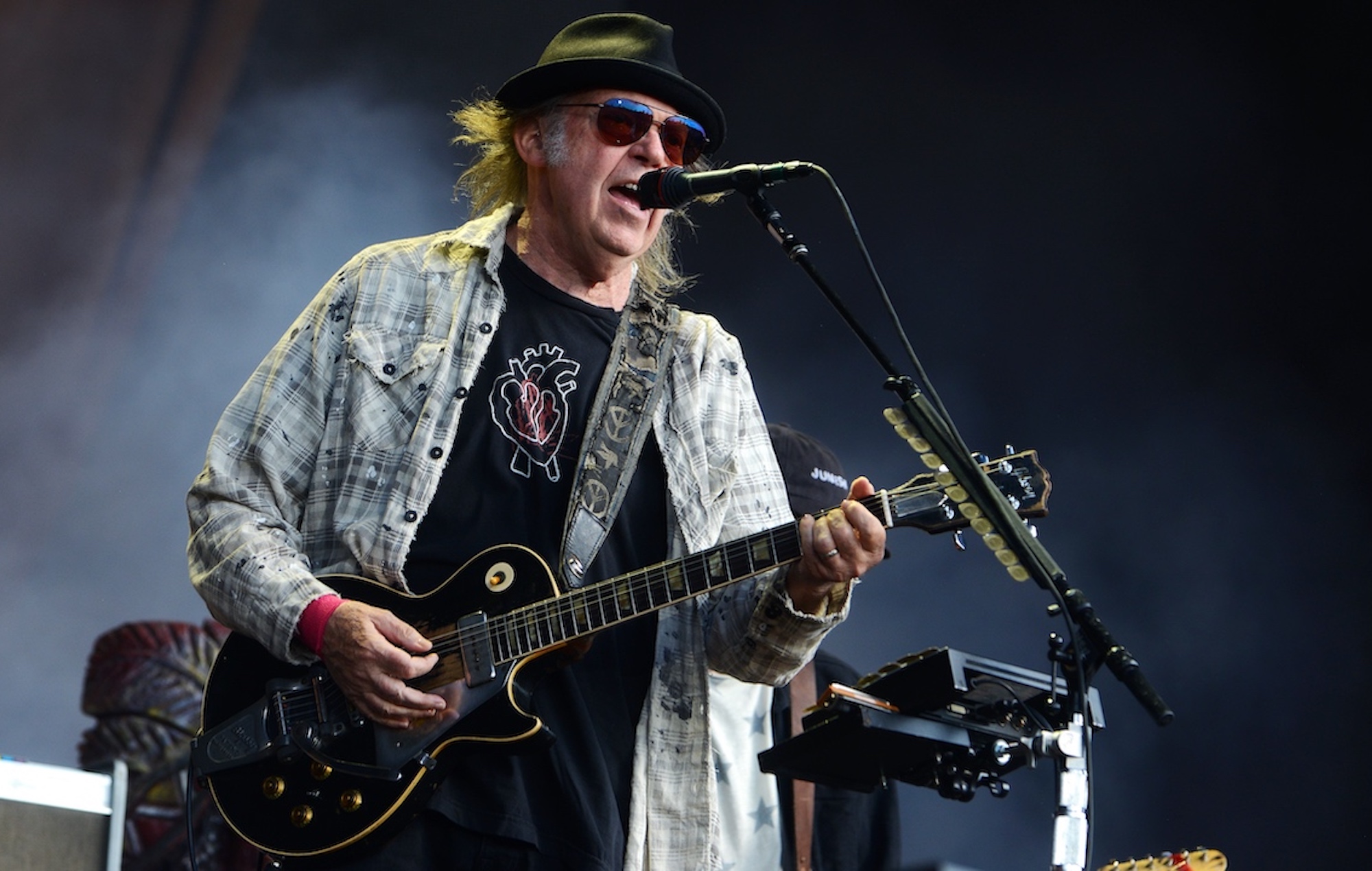 Neil Young Returns to Spotify
