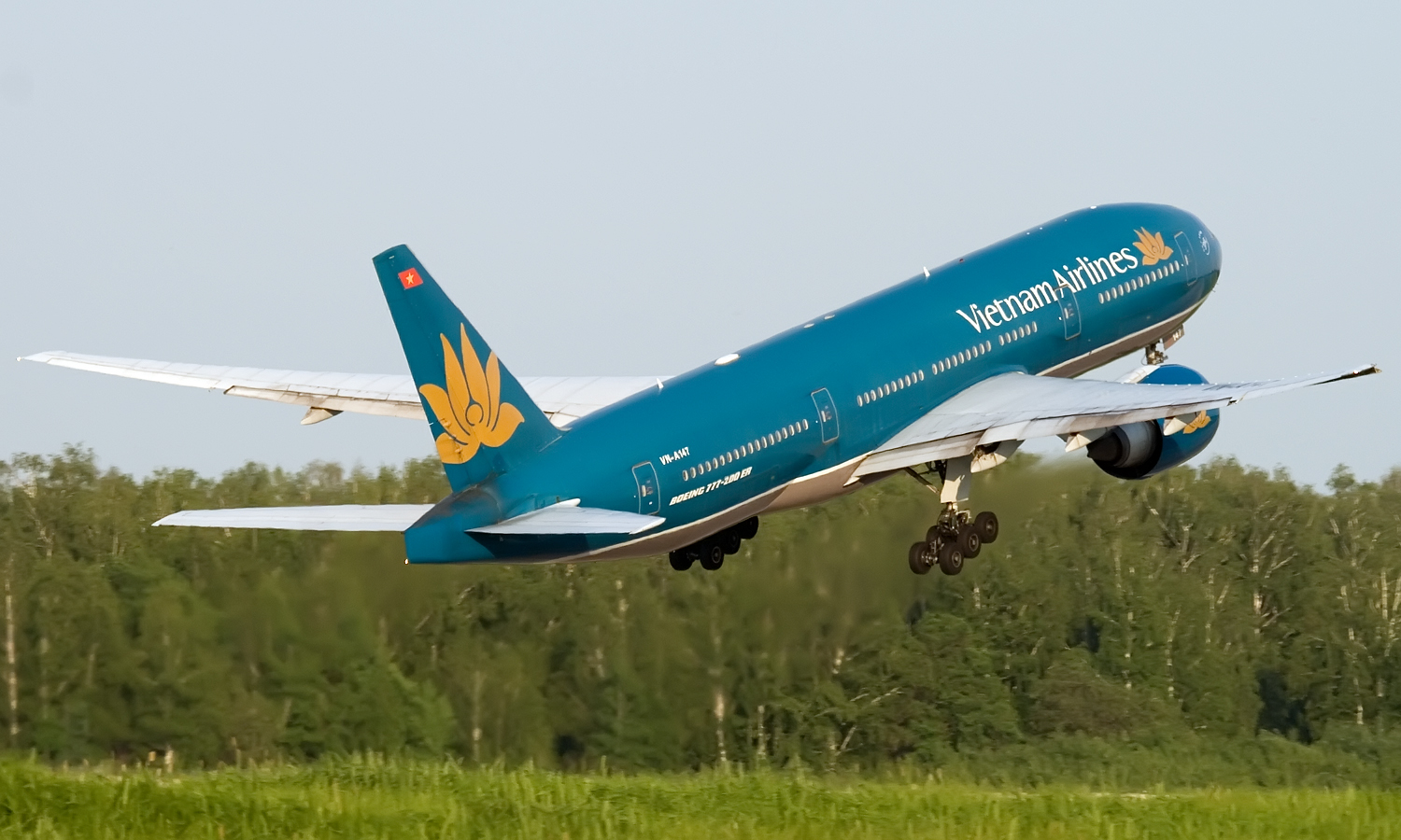 Vietnam Airlines Takes Flight