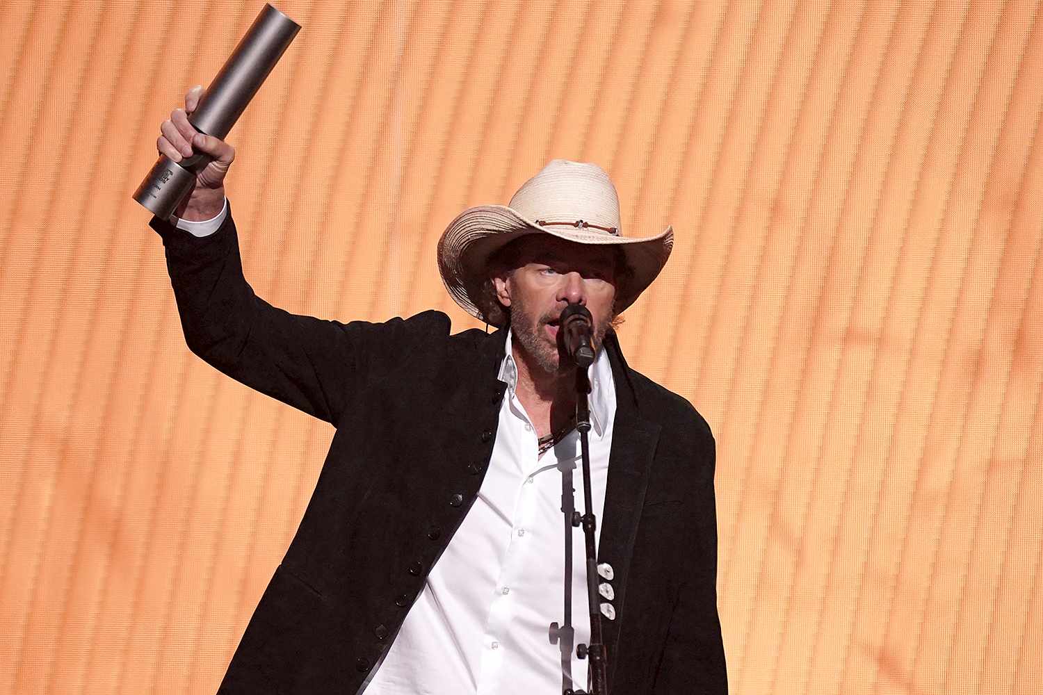 A Red Solo Cup Salute: Country Music Remembers Toby Keith at CMT Awards