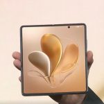 Honor Magic V Flip Folds into View Honor Magic V Flip Folds