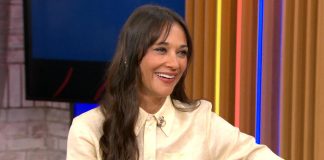 Rashida Jones Opens