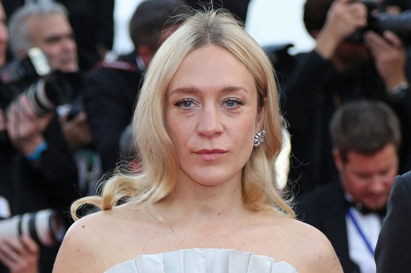 Chloë Sevigny Brings