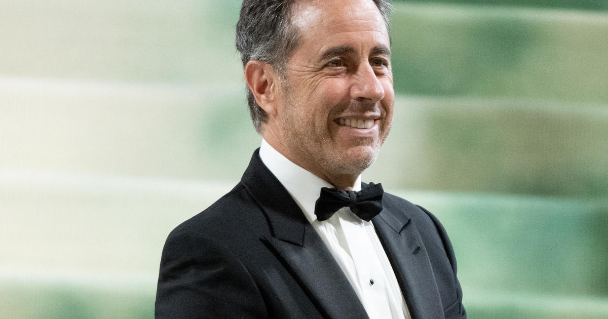 Jerry Seinfeld Walks