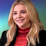 Chloë Grace Moretz Comes Out as a “Gay Woman” Chloë Grace Moretz