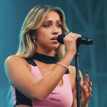 Tate McRae Earns First U.S. No. 1 Album With ‘So Close to What’ Tate McRae Earns