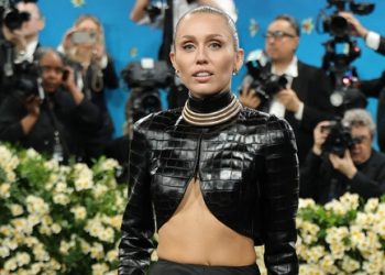 Miley Cyrus Reveals