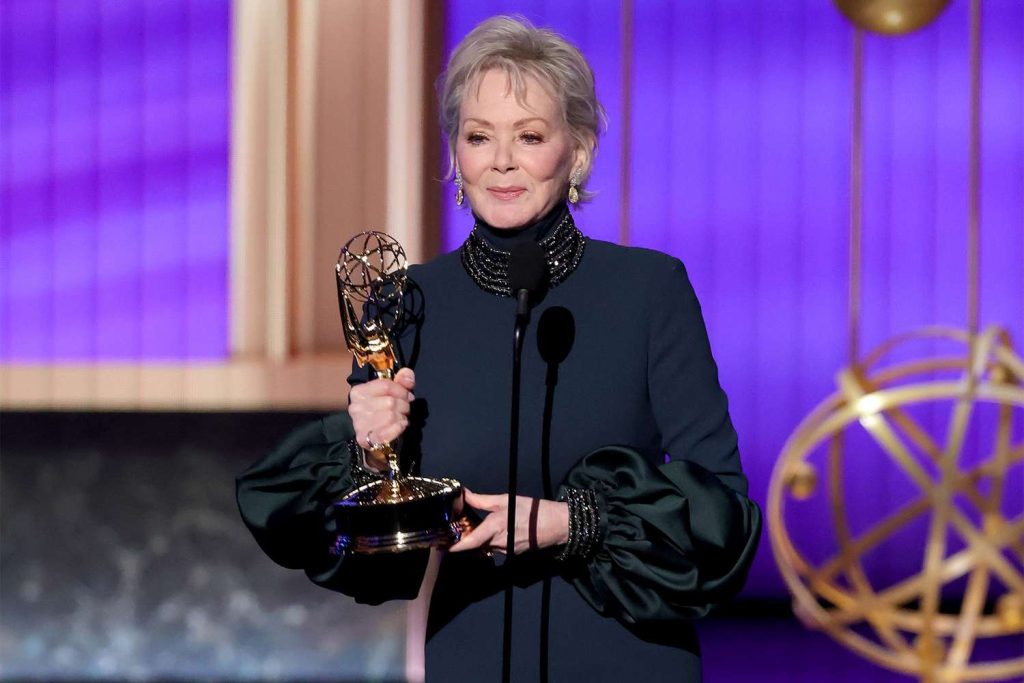 Jean Smart Wins 7th Emmy at 77th Primetime Awards for ‘Hacks’
