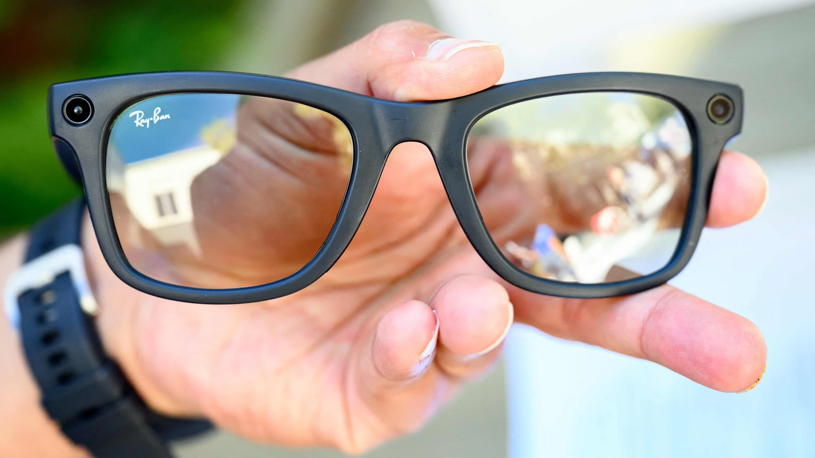 Meta Launches Ray-Ban Display Glasses, Affordable Ray-Ban Meta 2 & Oakley Vanguard for Athletes